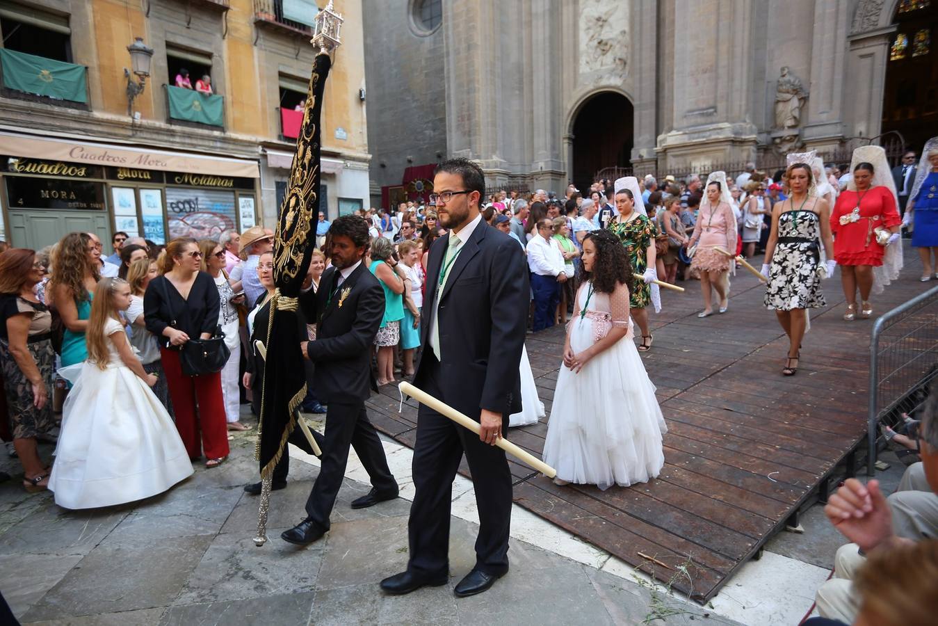 La procesión marca el día grande del Corpus (II)