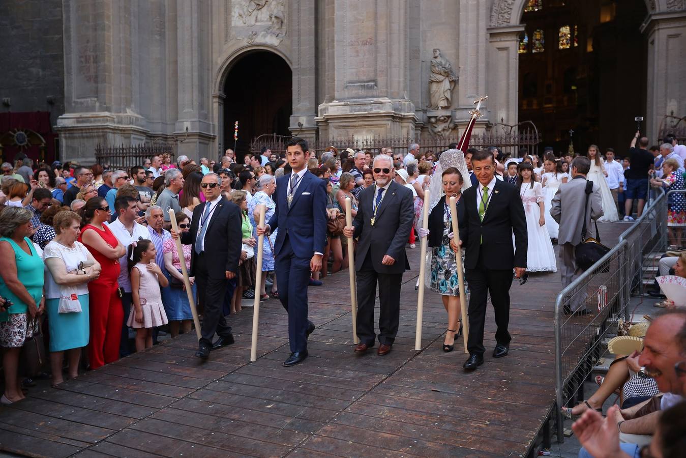 La procesión marca el día grande del Corpus (II)