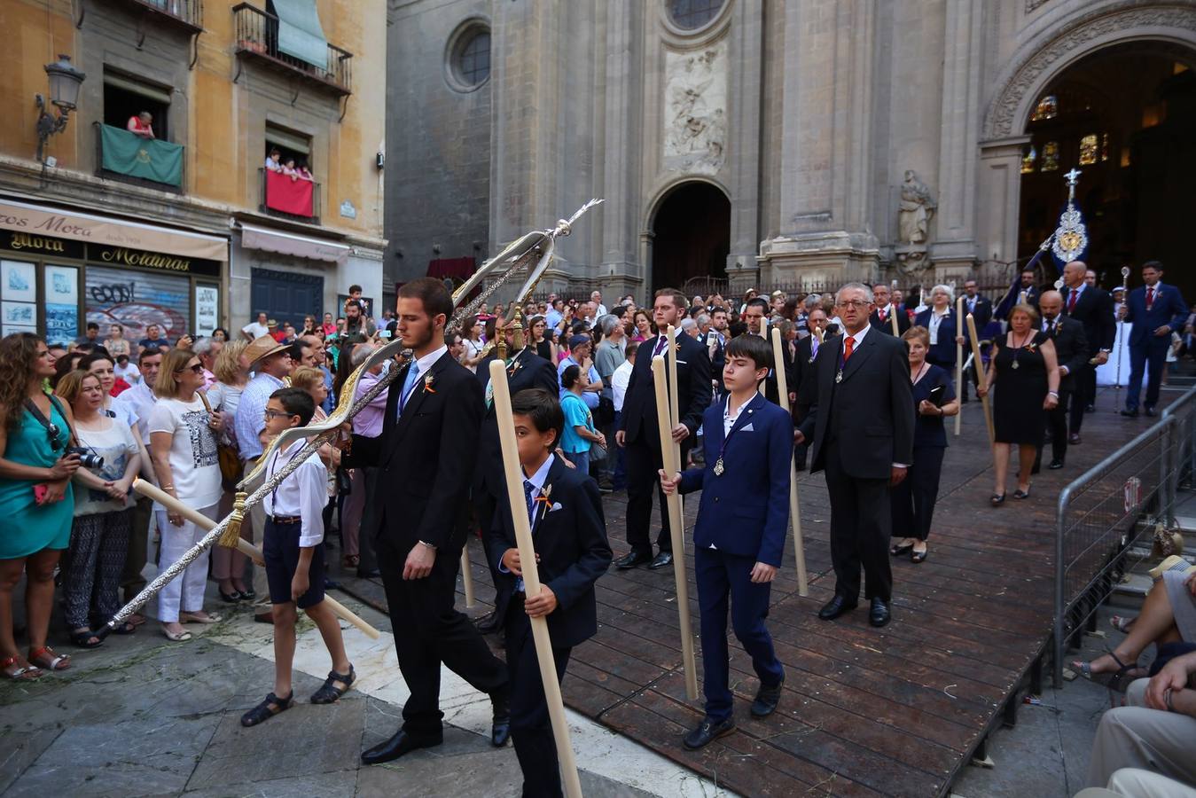 La procesión marca el día grande del Corpus (II)