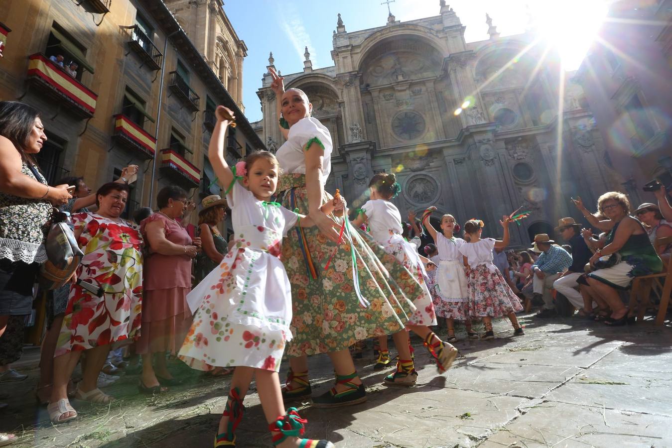 La procesión marca el día grande del Corpus (III)