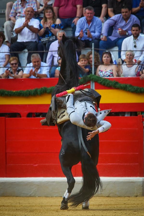 A pie por la Puerta Granda