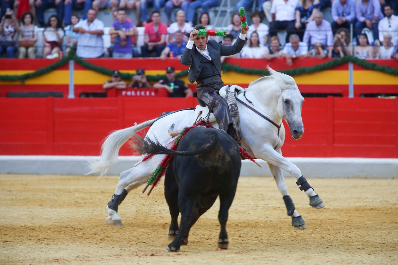 A pie por la Puerta Granda