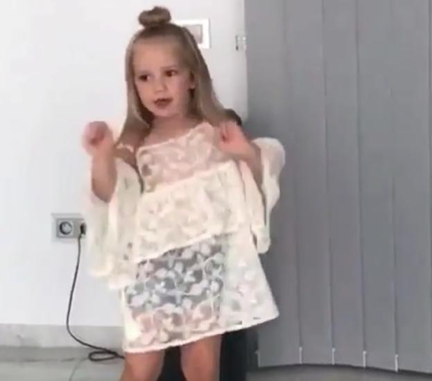 La mini Shakira que ha conquistado a la auténtica