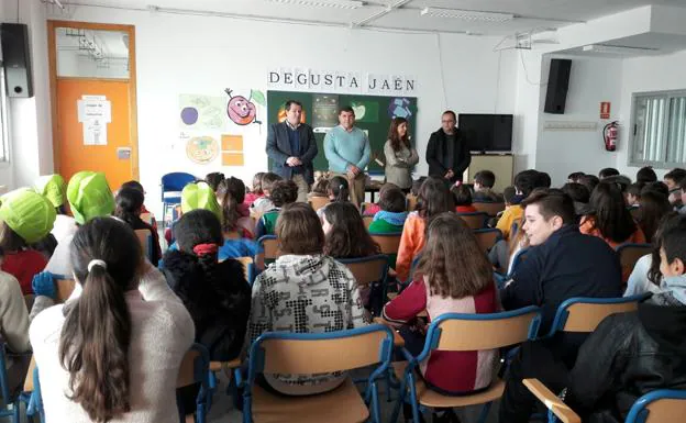 750 alumnos de nueve centros educativos participan en el programa 'Degusta Jaén en tu Colegio'
