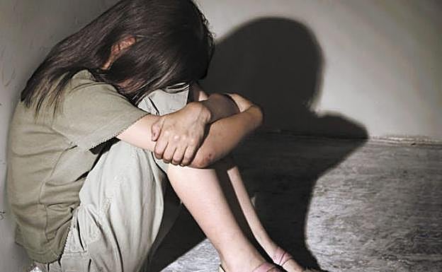 Detenido un hombre por violar 626 veces a su hija