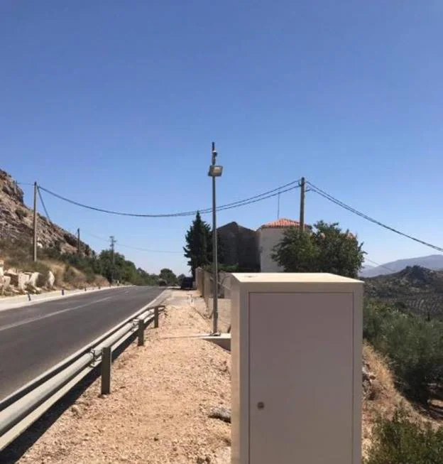 Radar instalado en Jabalcuz en la carretera hacia los Villares. 