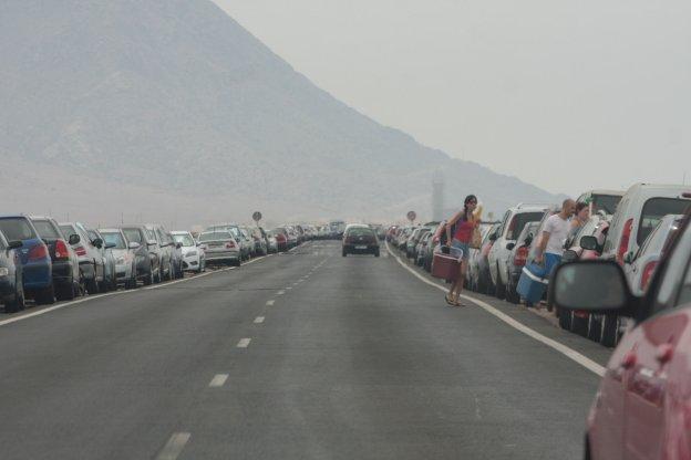 Las playas del Cabo llevan años saturadas de vehículos sin que se haya solucionado. La foto es de 2011.