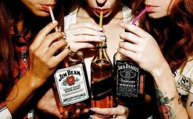 'Binge drinking', la peligrosa moda que sustituye al botellón entre los jóvenes