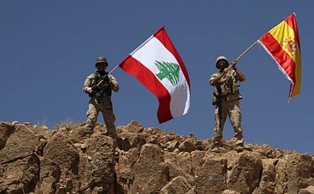 El Ejército libanés ondea una bandera española tras arrebatar territorios al Daesh