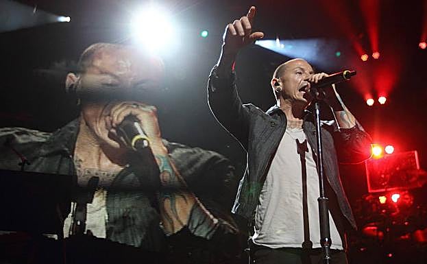 Chester Bennington, en un concierto de Linkin Park.