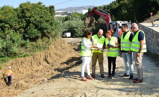 La Junta acomete obras de limpieza en 16 cauces de la costa de Granada contra posibles inundaciones