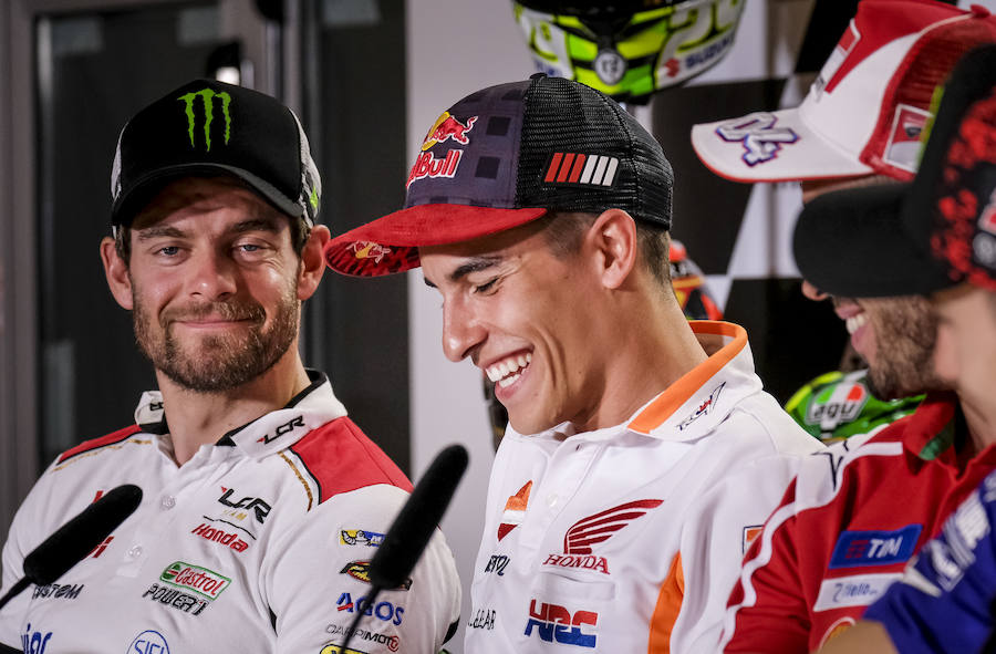 Cal Crutchlow, junto a Marc Márquez. 