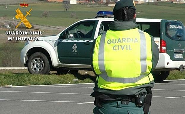 Fallece una mujer y otra resulta herida grave en una salida de vía