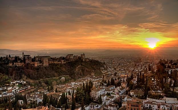 La Alhambra de Granada, nominada al mejor atardecer de España: así puedes votar por ella