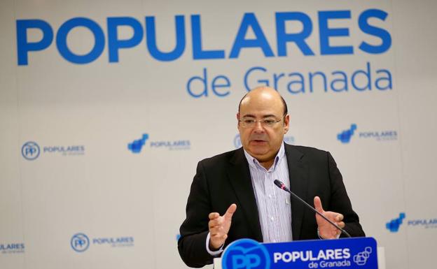 El PP acusa al presidente de la Diputación de Granada de un "uso partidista de su cargo"