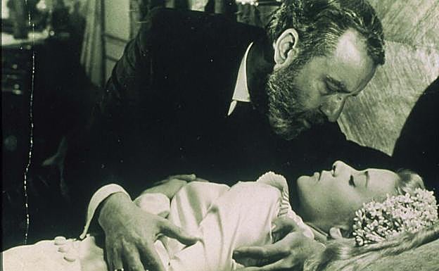 Fernando Rey y Silvia Pinal, en 'Viridiana'.