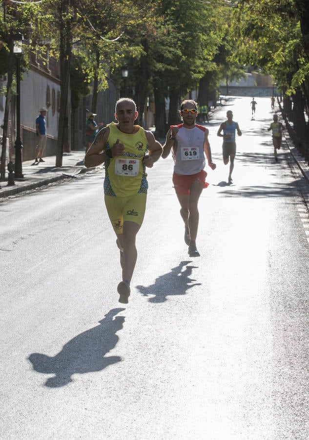 “Colaboramos con esta carrera porque coincide con nuestro objetivo de mejorar el bienestar de los granadinos a través del deporte”, dice Eduardo Castillo