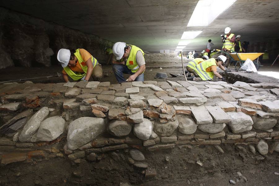 Durante las obras en la estación de Alcázar Genil, bajo el Camino de Ronda, se encontró una naumaquia romana.