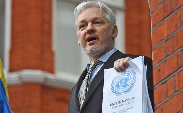 Assange insulta a ‘El Mundo' tras confundirlo con ‘El Mundo Today'