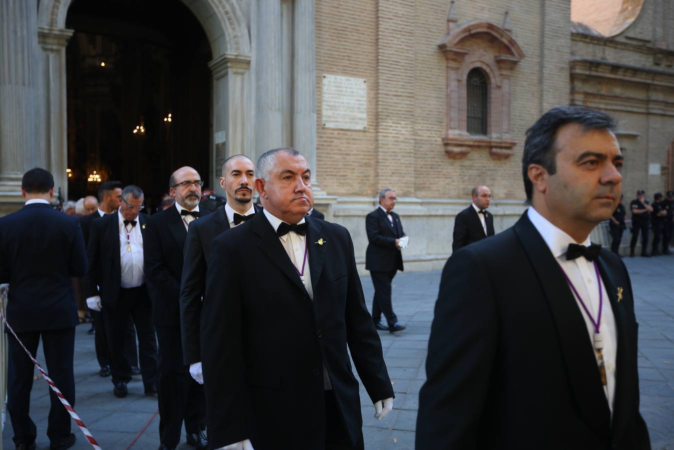 Como cada año la Virgen de las Angustias recorrió las principales vías de la capital acompañada por miles de devotos en una estampa que se repite cada último domingo de septiembre