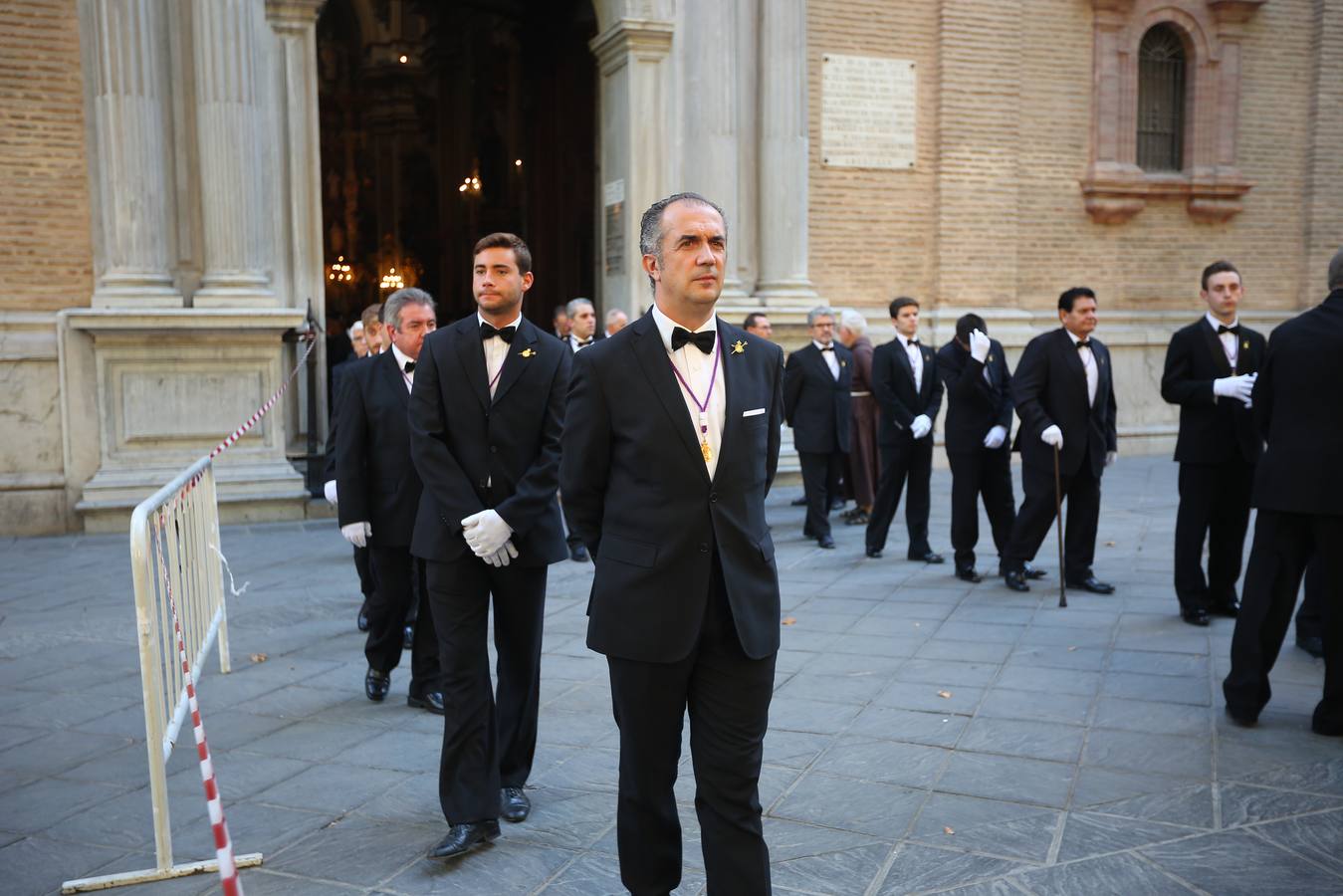 Como cada año la Virgen de las Angustias recorrió las principales vías de la capital acompañada por miles de devotos en una estampa que se repite cada último domingo de septiembre