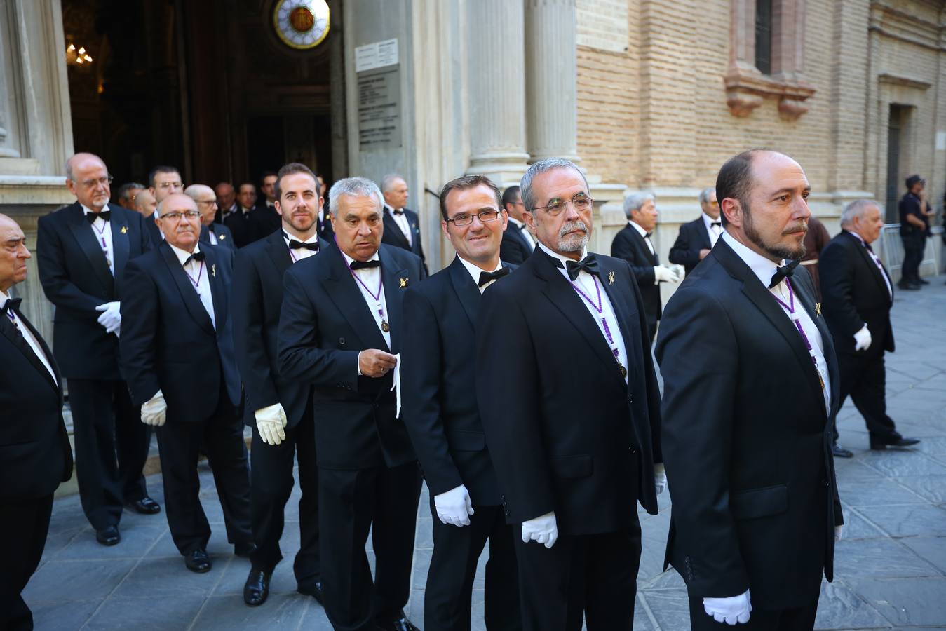 Como cada año la Virgen de las Angustias recorrió las principales vías de la capital acompañada por miles de devotos en una estampa que se repite cada último domingo de septiembre