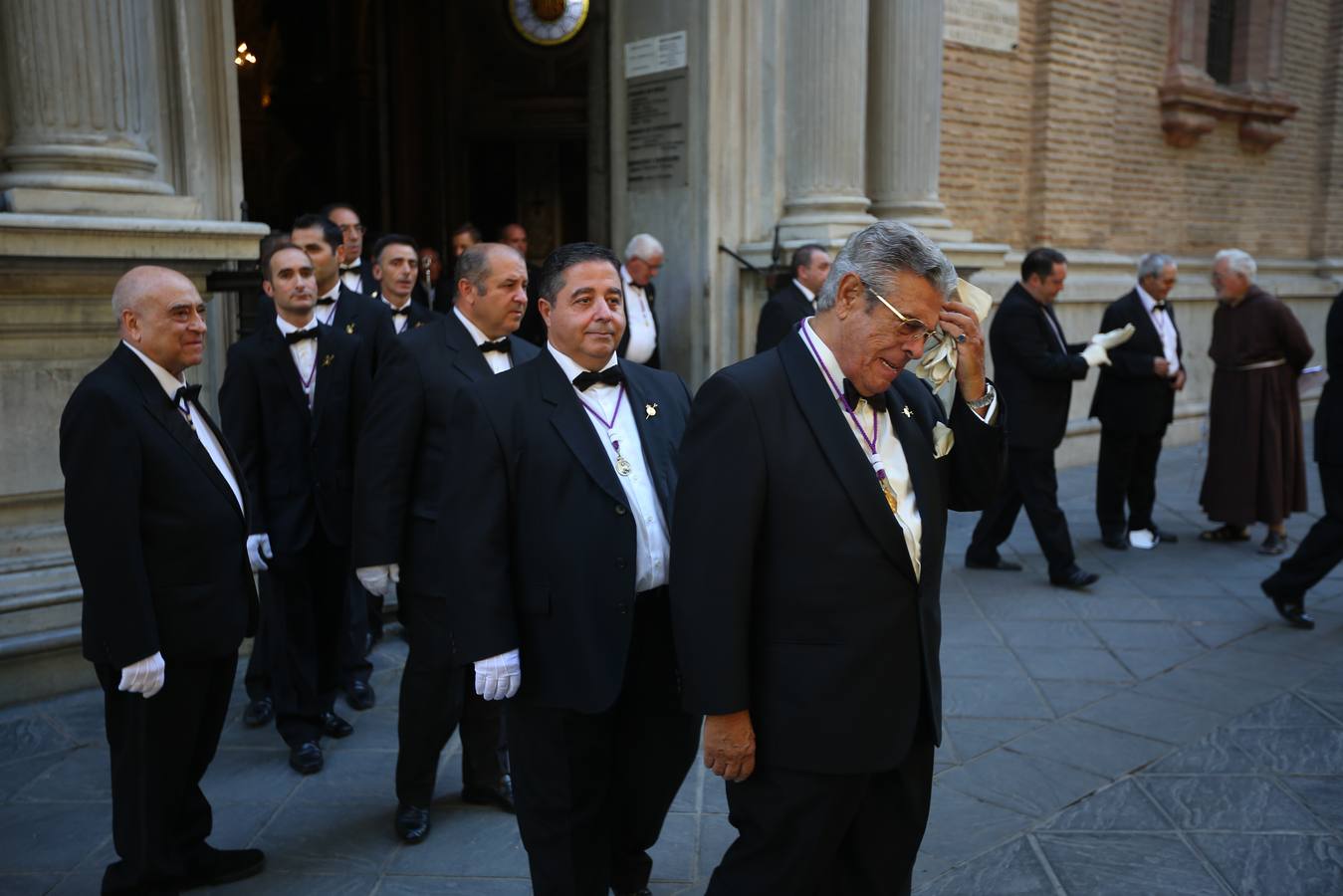 Como cada año la Virgen de las Angustias recorrió las principales vías de la capital acompañada por miles de devotos en una estampa que se repite cada último domingo de septiembre