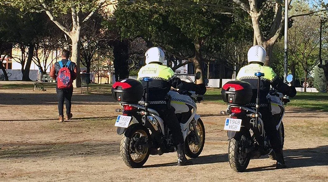 La Policía Local, que depende del Ayuntamiento de Linares, vela por la seguridad de todos