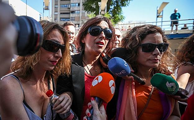 El juez pide a Juana Rivas y a Francesco Arcuri que no hagan pública la vida de sus hijos