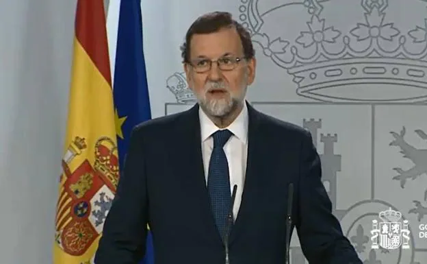 Rajoy pide a Puigdemont que aclare si ha proclamado la independencia o no