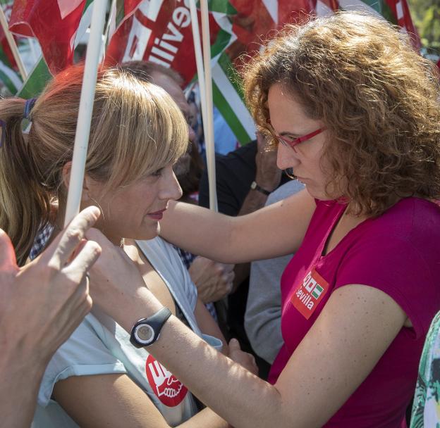 Carmen Castilla y Nuria López, en una protesta sindical. 
