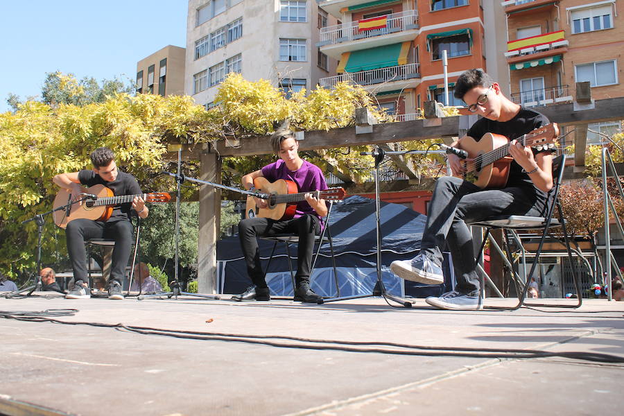 La segunda jornada de la Feria de San Lucas ha traído consigo bailes, teatro y música en las calles del centro jienense