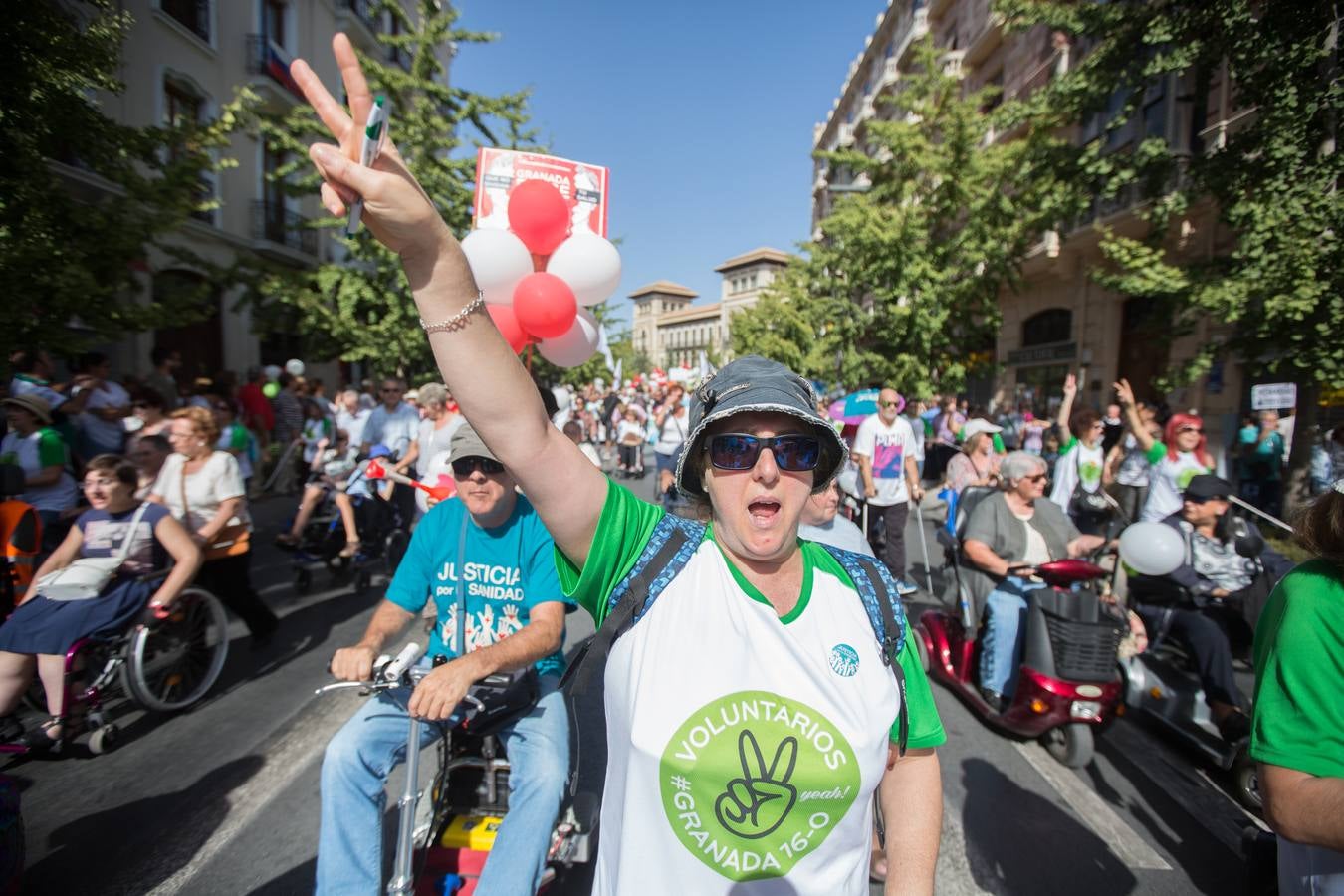 Miles de personas piden en Granada una mejor Sanidad