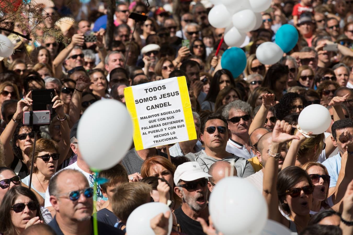 Miles de personas piden en Granada una mejor Sanidad