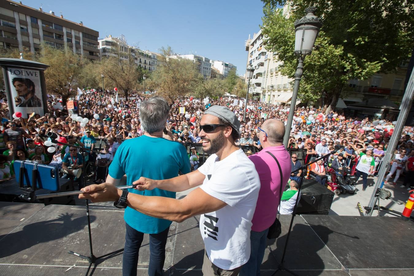 Miles de personas piden en Granada una mejor Sanidad