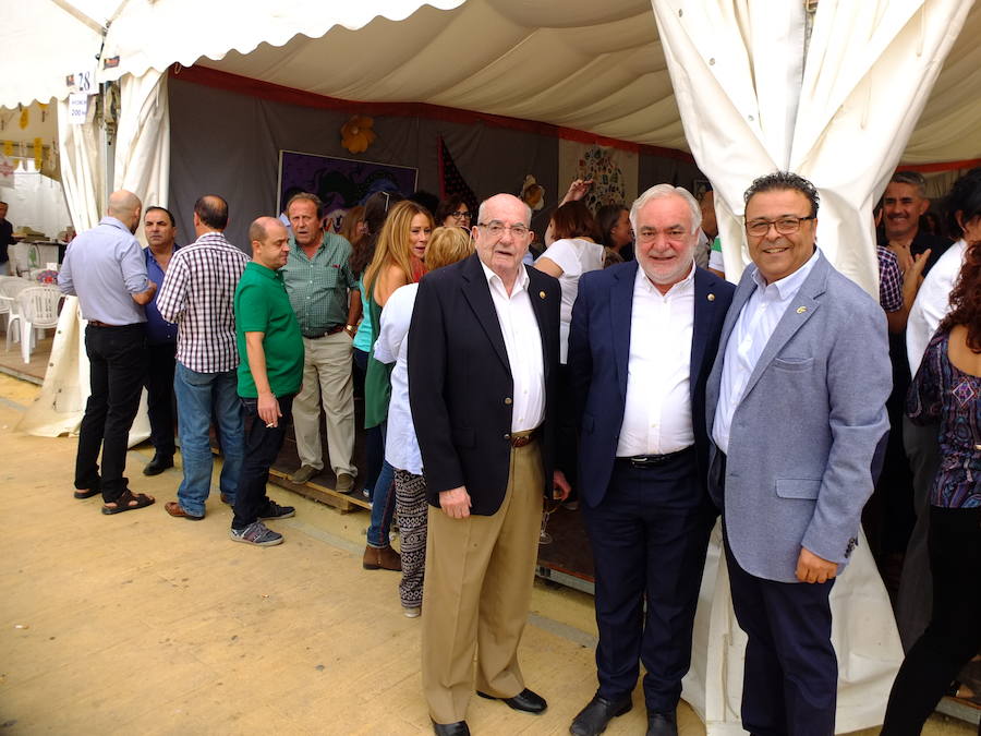 Llega San Lucas, día grande, tras una jornada de alta tensión política en el recinto de La Vestida | Buen ambiente en el ferial en la víspera de un festivo que se prevé pasado por agua desde el mediodía