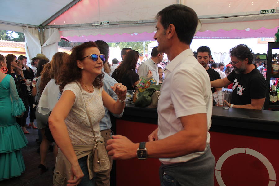 La jornada dio de sí. En familia, con los amigos o en pareja. Los encuentros fraternales siguieron en el ferial como el de la Asociación Jacobea