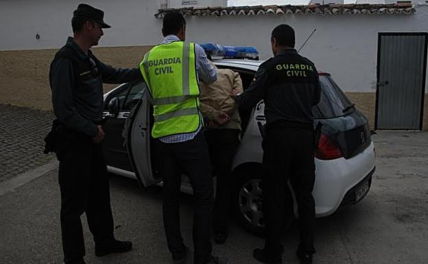 Dos detenidos en Martos por una docena de robos con fuerza alrededor de la provincia