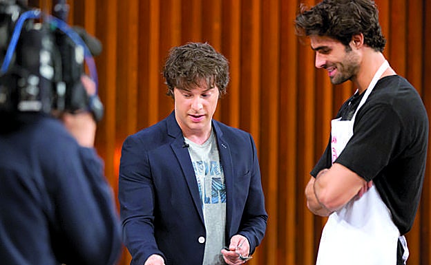 Jordi Cruz y Juan Betancourt en el rodaje de 'MasterChef', 