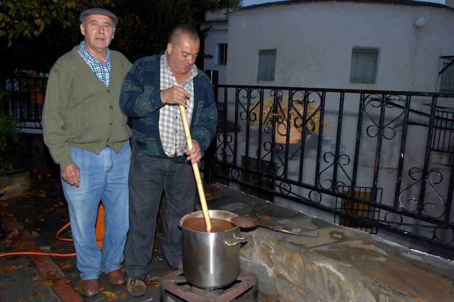 La brujería se ha convertido en este municipio alpujarreño en uno de los principales reclamos turísticos