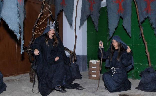 La I Noche de Brujas de Soportújar atrae a centenares de hechiceras y vecinos de otros lugares de Andalucía
