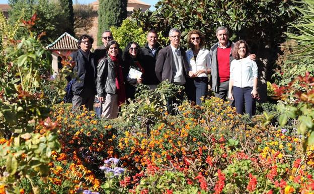 Un libro recopila las 80 especies de plantas imprescindibles de la Alhambra