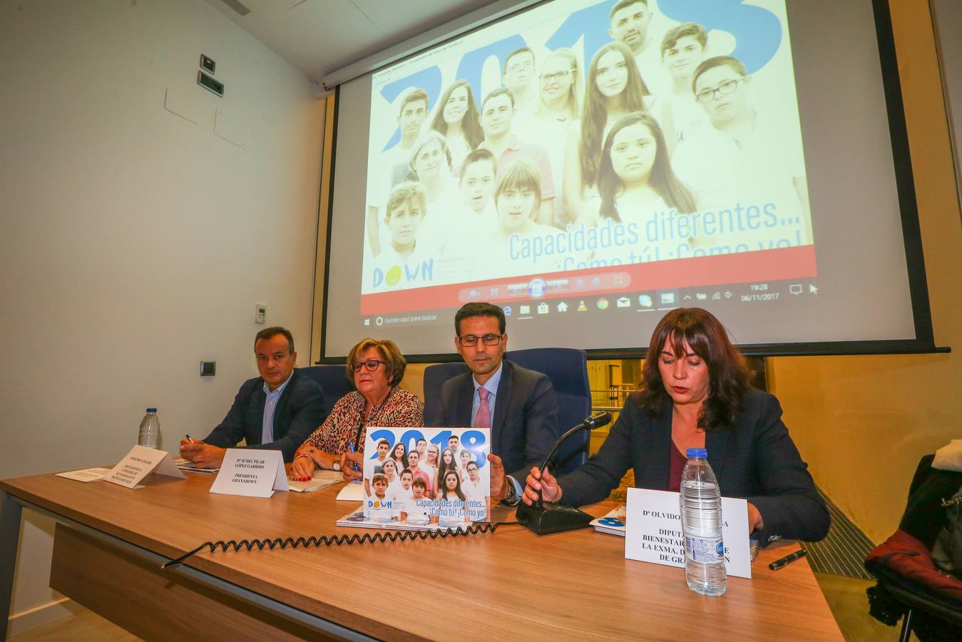 Presenta la edición número doce de su almanaque y acto solidario organizado por las Damas del Pilar de Granada