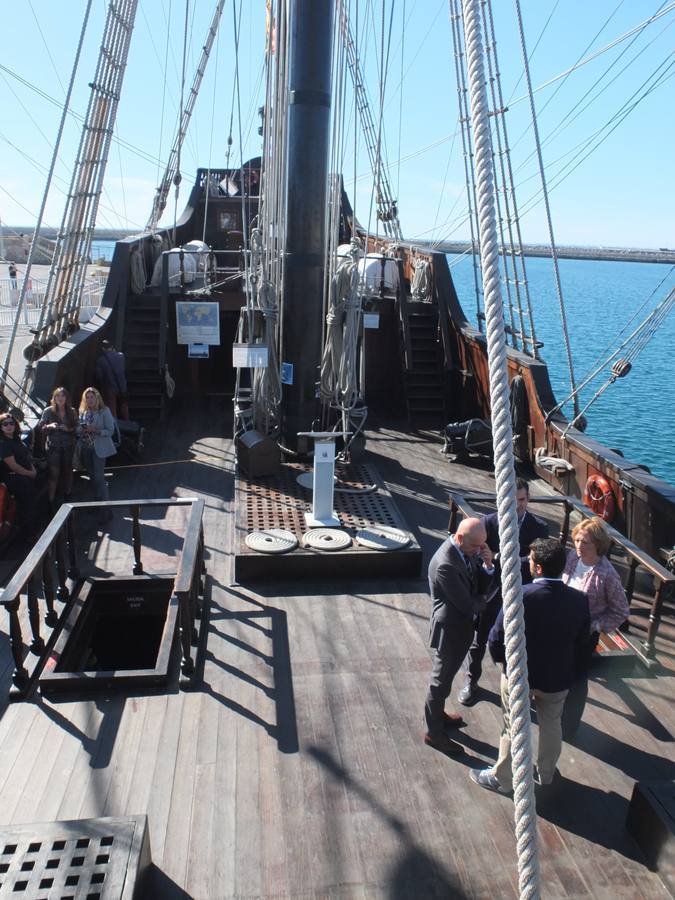 El Galeón Andalucía y la Nao Victoria esperan en el Puerto la visita de los almerienses