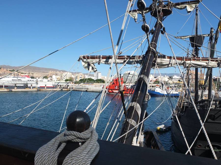 El Galeón Andalucía y la Nao Victoria esperan en el Puerto la visita de los almerienses