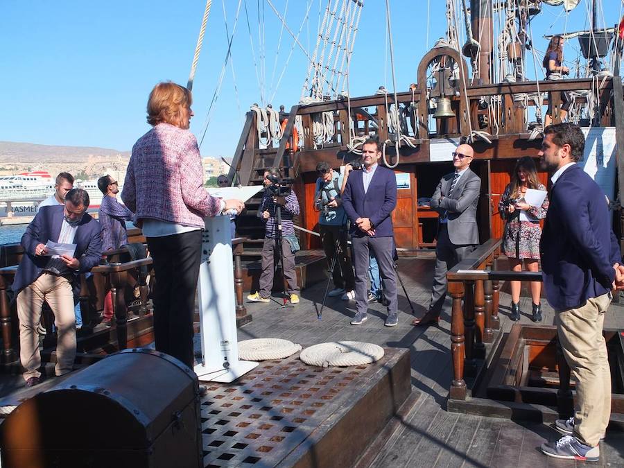 El Galeón Andalucía y la Nao Victoria esperan en el Puerto la visita de los almerienses