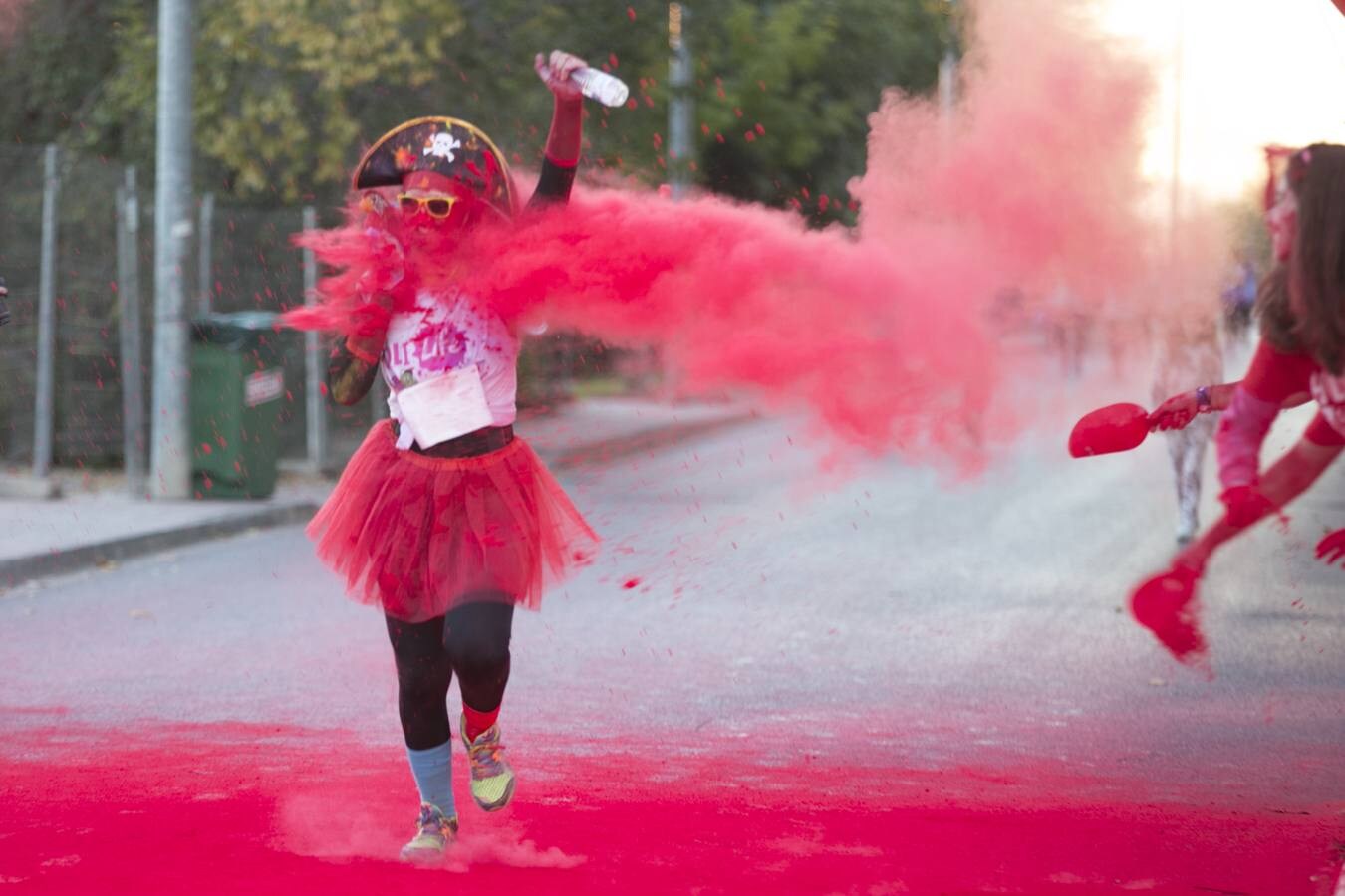 La carrera 'Holi Life' llena de color Granada