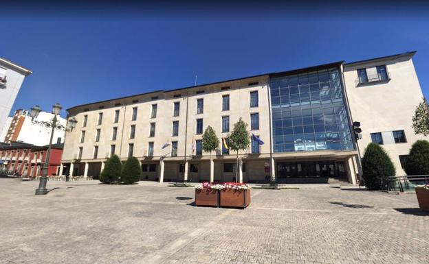 Fachada del Ayuntamiento de Ponferrada, localidad donde han sucedido los hechos.