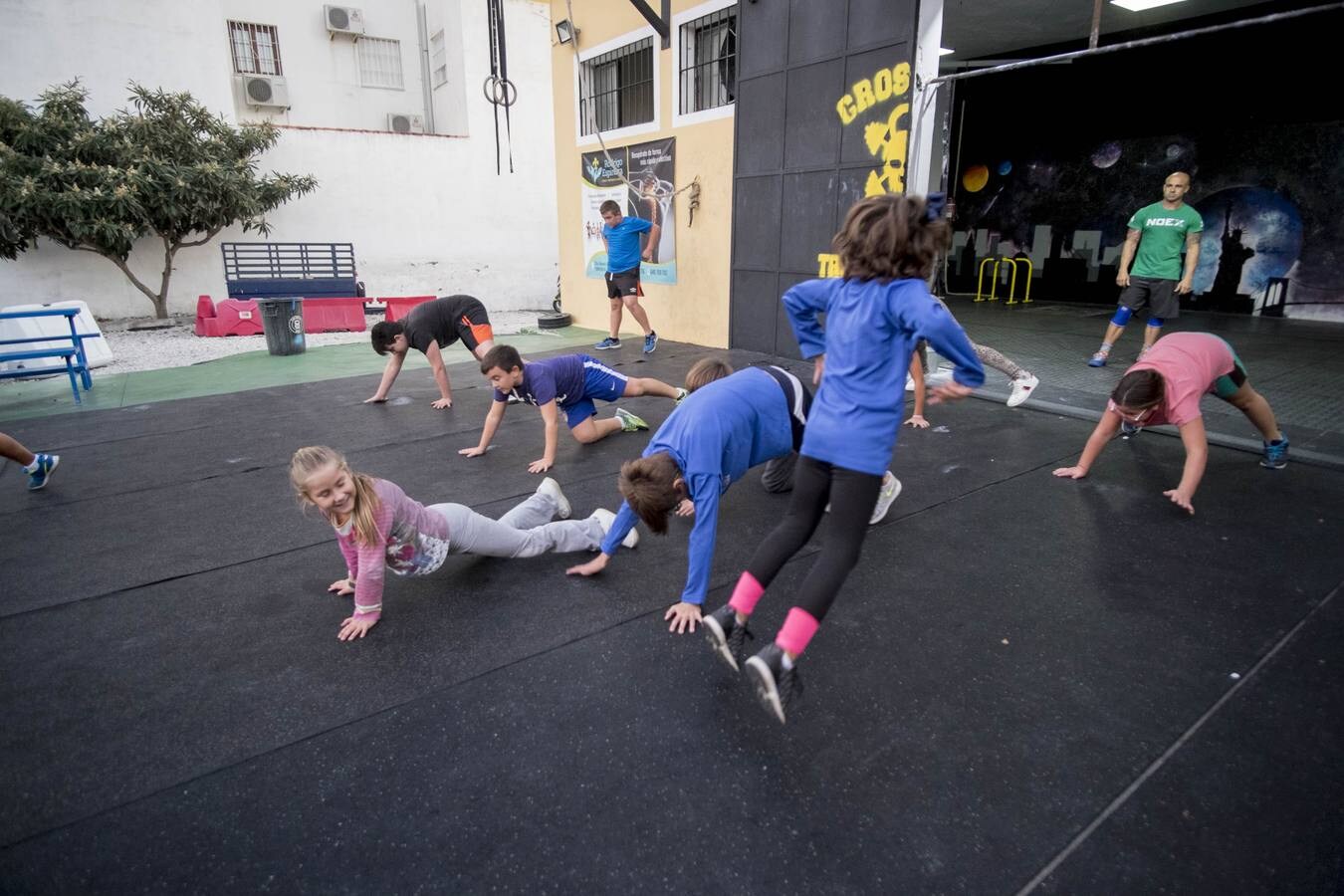 El Box 23 de Motril ha lanzado el programa Crossfit Kids, un proyecto que acerca este deporte americano a una juventud que necesita reencontrarse con la actividad física diaria