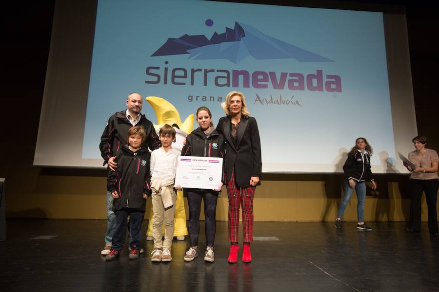 La III Gala del Deporte Blanco premió al corredor olímpico junto con el Centro de Alto Rendimiento y el profesor Pablo Gómez